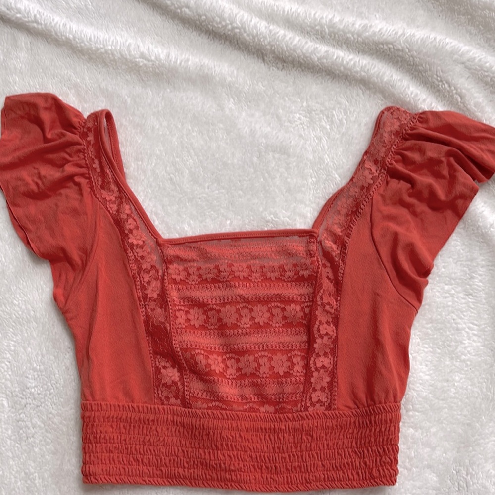 Forever 21 ladies size small melon cropped lace top